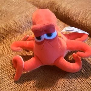 Octopus named Hank from finding dory